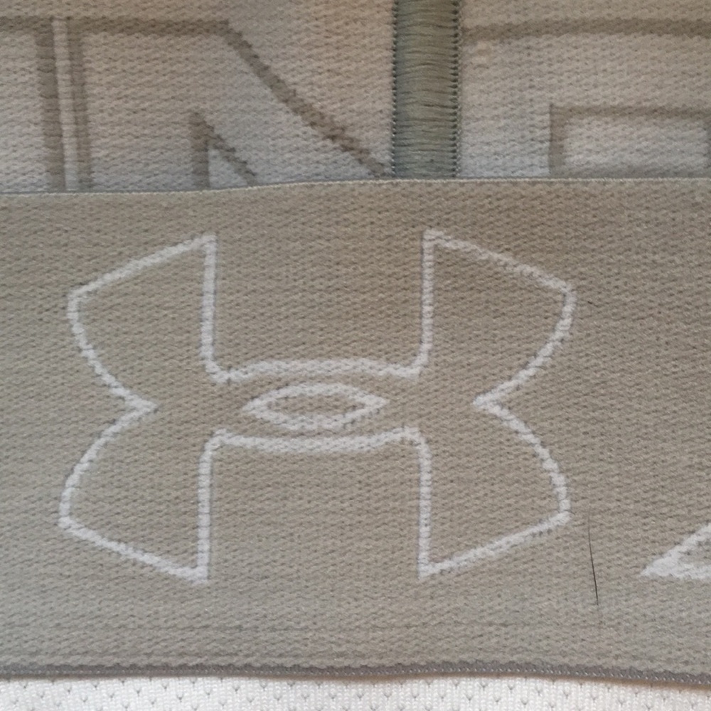 White under armor leggings